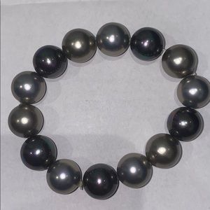 Two tone grey pearl bracelet